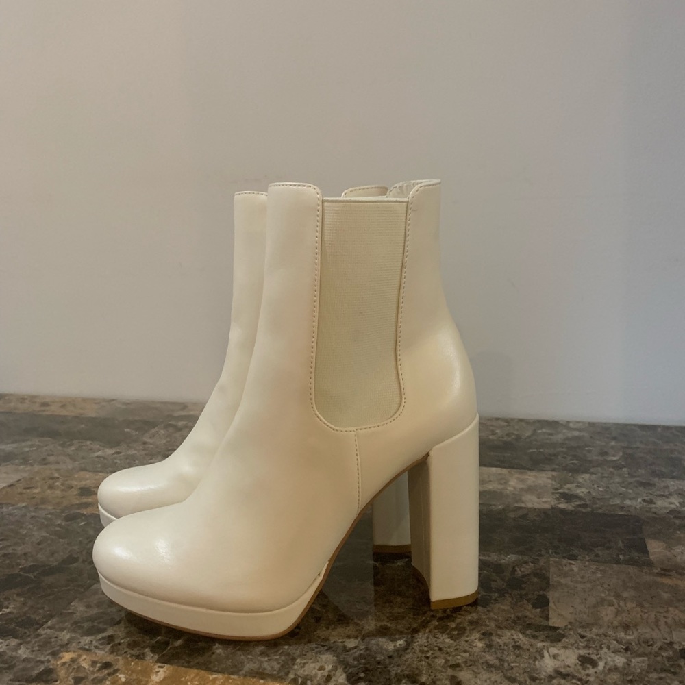 JustFab Aimee Booties (Women’s US Size 6.5)